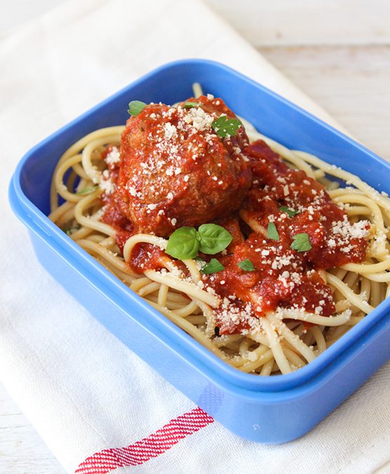 TheChic_slow-cooker-meatball-lunch