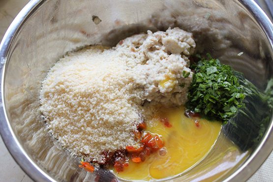 TheChic_slow-cooker-meatball-prep