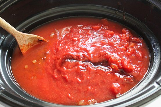 TheChic_slow-cooker-meatball-sauce