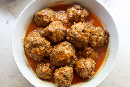 TheChic_slow-cooker-meatballs-prep-cook