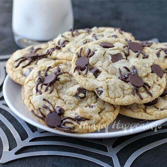 Halloween-spider-chocolate-chip-cookies