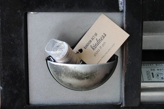 50 Random Acts Of Kindness_The Chic Site