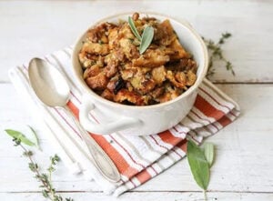 Slow Cooker Thanksgiving Stuffing