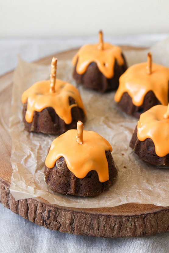 Mini Toffee Bundt Cakes Recipe