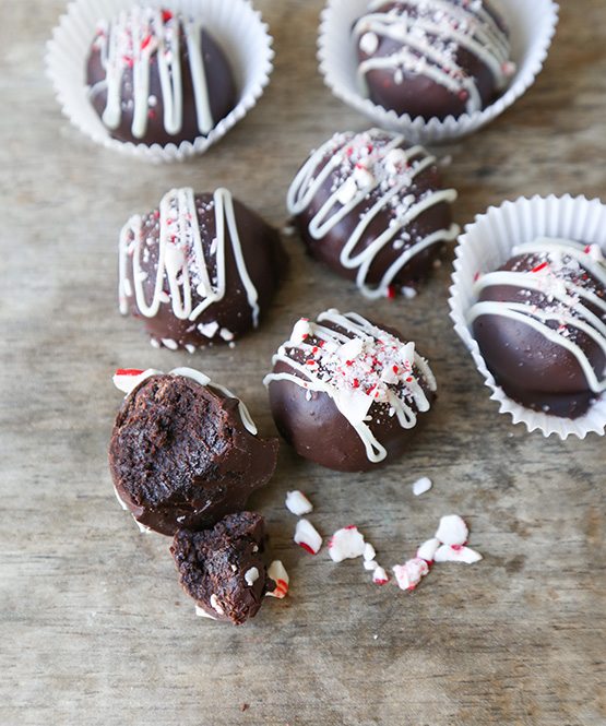 TheChic_Oreo-candy-cane-cookie-balls