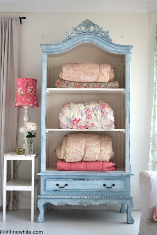 Armoire Blankets
