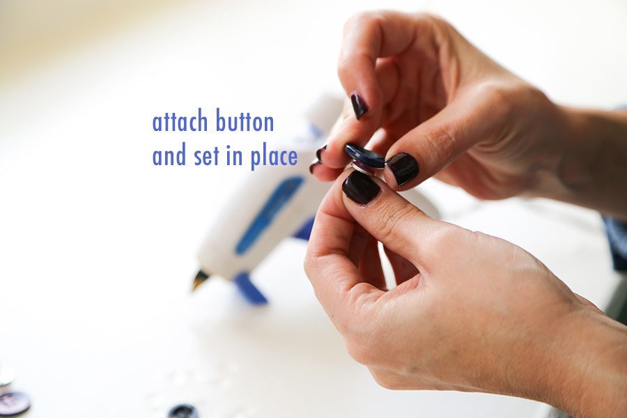 DIY Button Thumbtacks