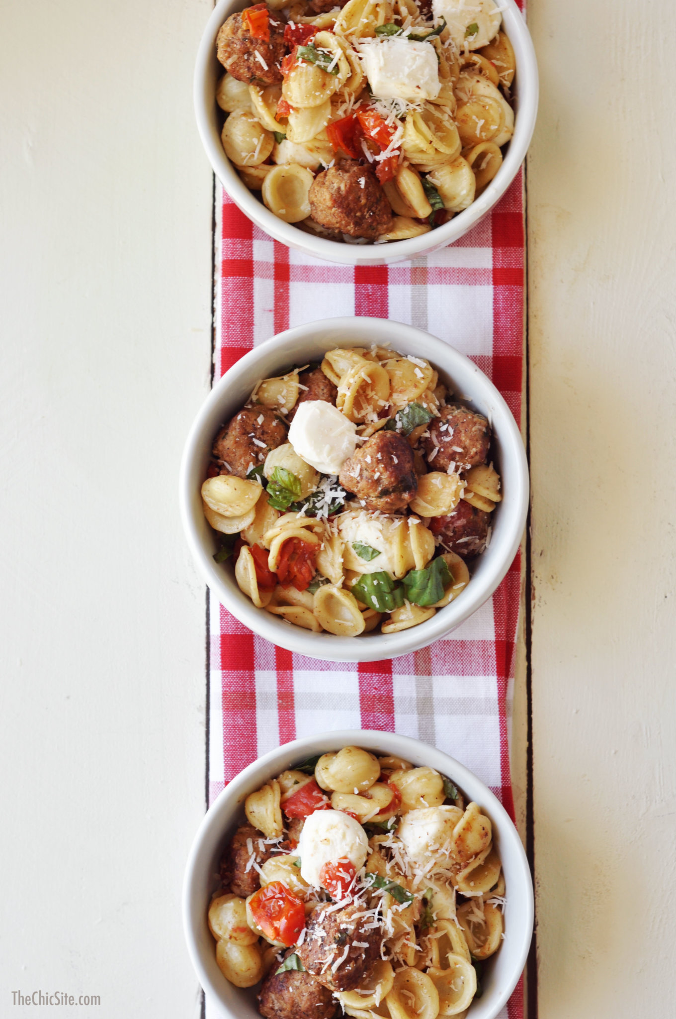 caprese pasta with turkey meatballs