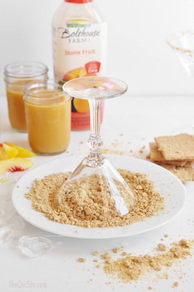 graham crackers for cocktail glasses