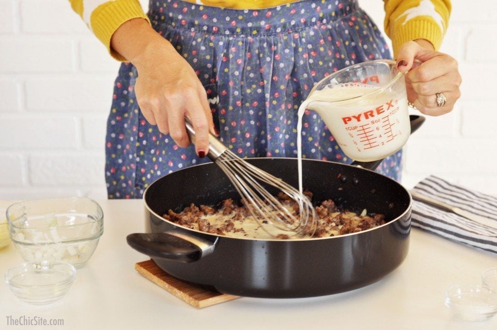 adding milk to gravy