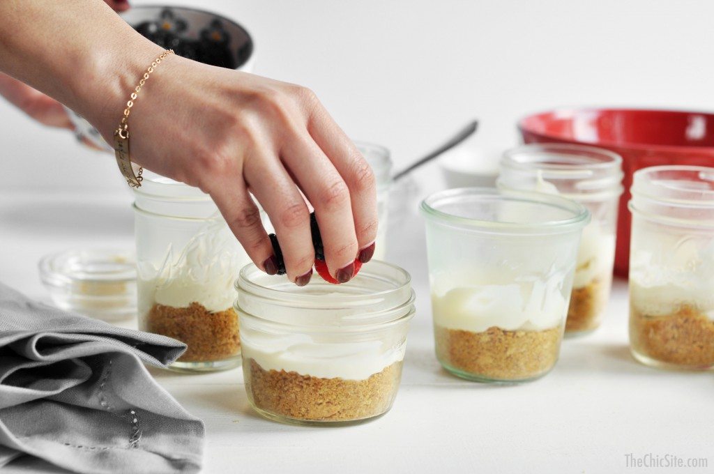 Cheesecakes in jars