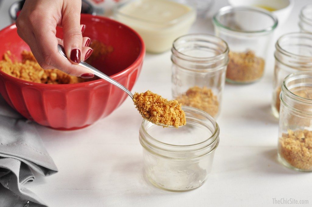 cheesecake crust in jars