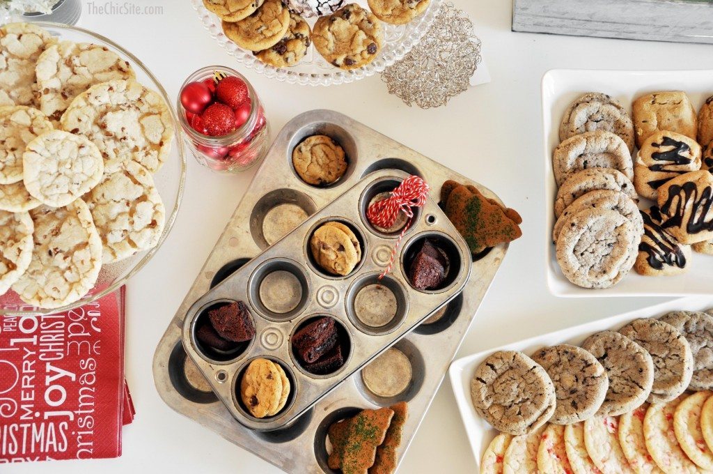 use muffin tin as display for cookies