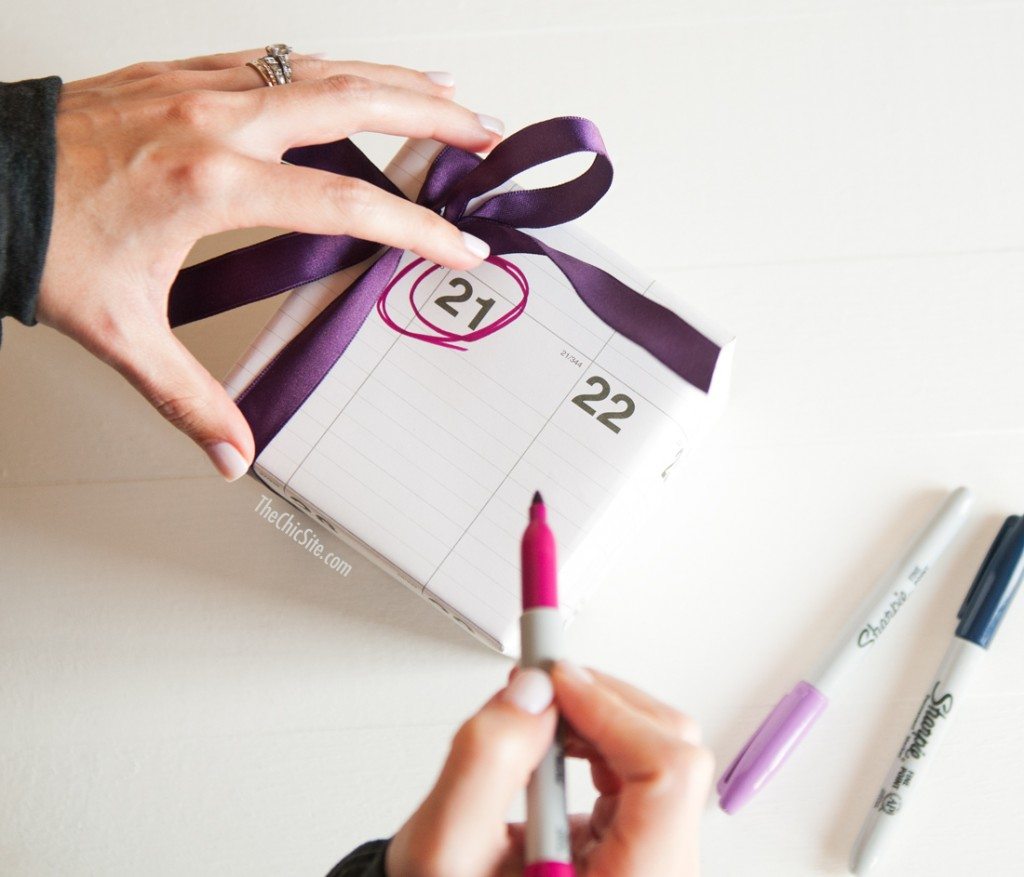 Circle a Date on a Calendar for Special Birthday Gift Wrap