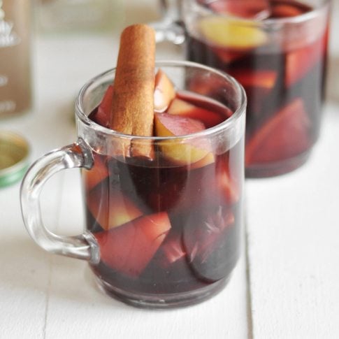 10 Drinks to Serve a Crowd