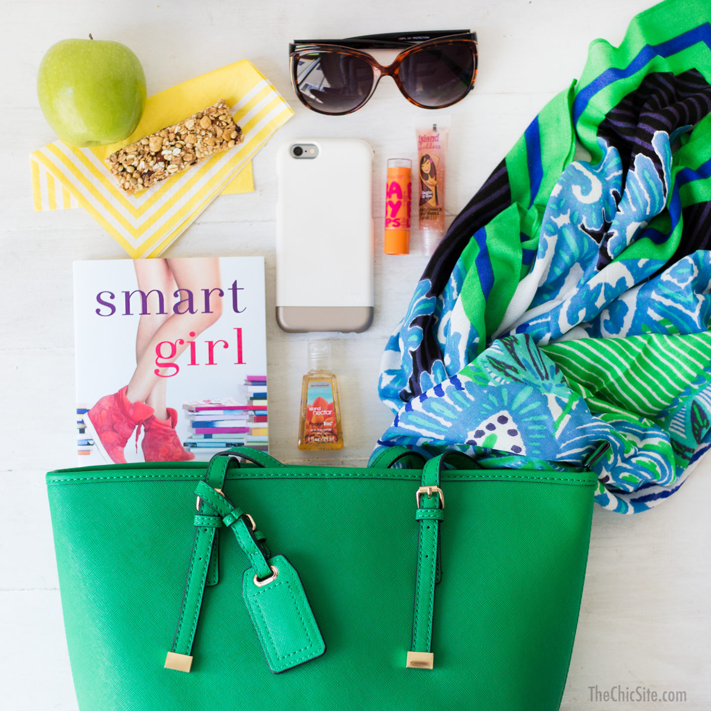 what-to-pack-in-carry-on-rachel-hollis