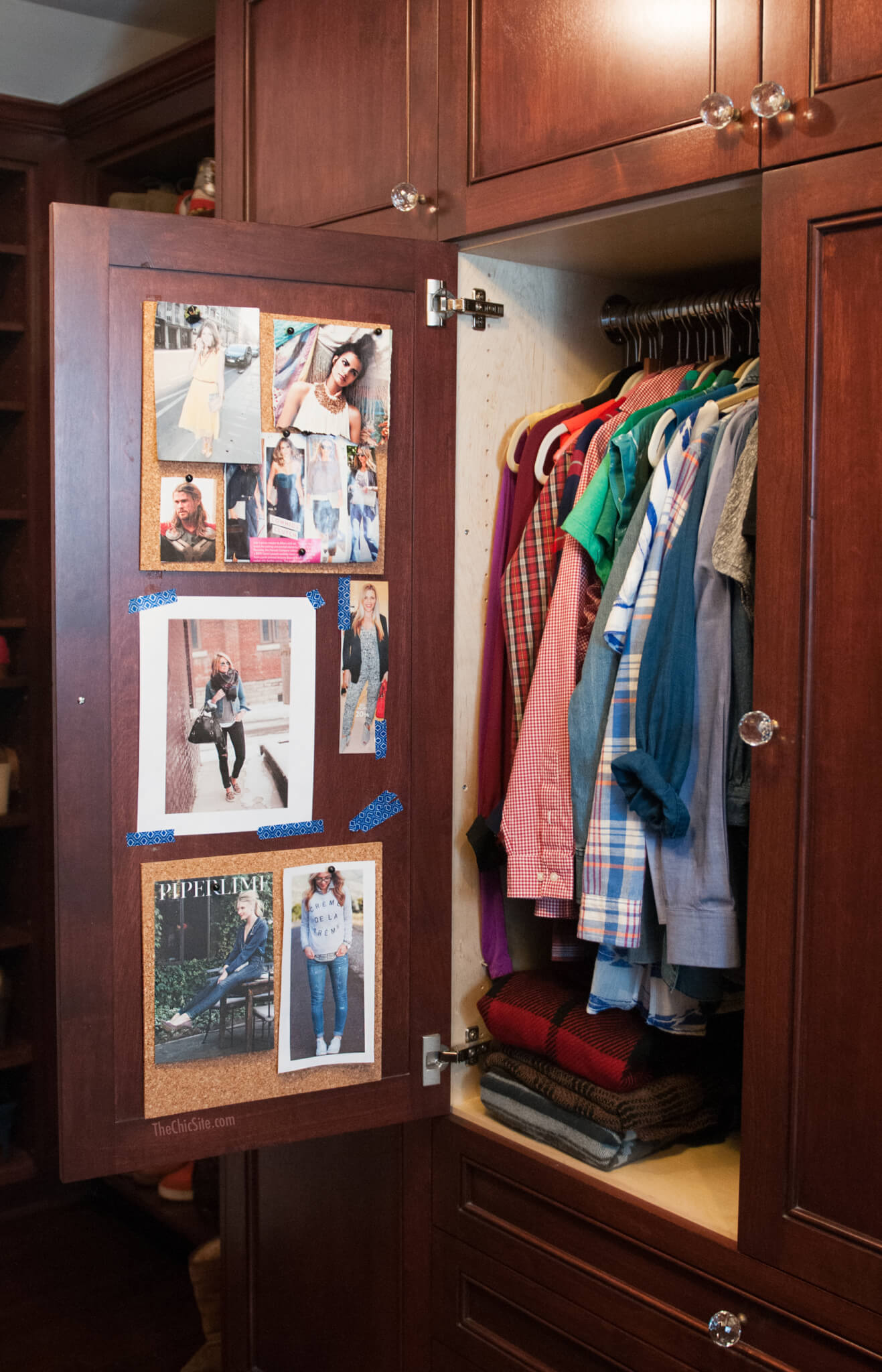 Hang Tear Sheets in Your Closet for Outfit Inspo