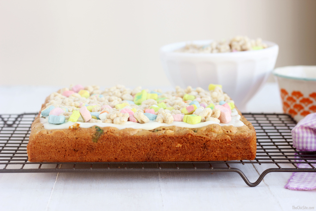 lucky charm blondies