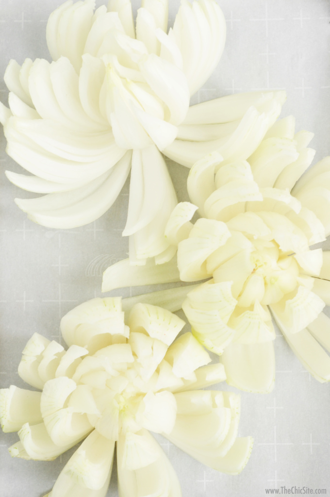 sliced onions
