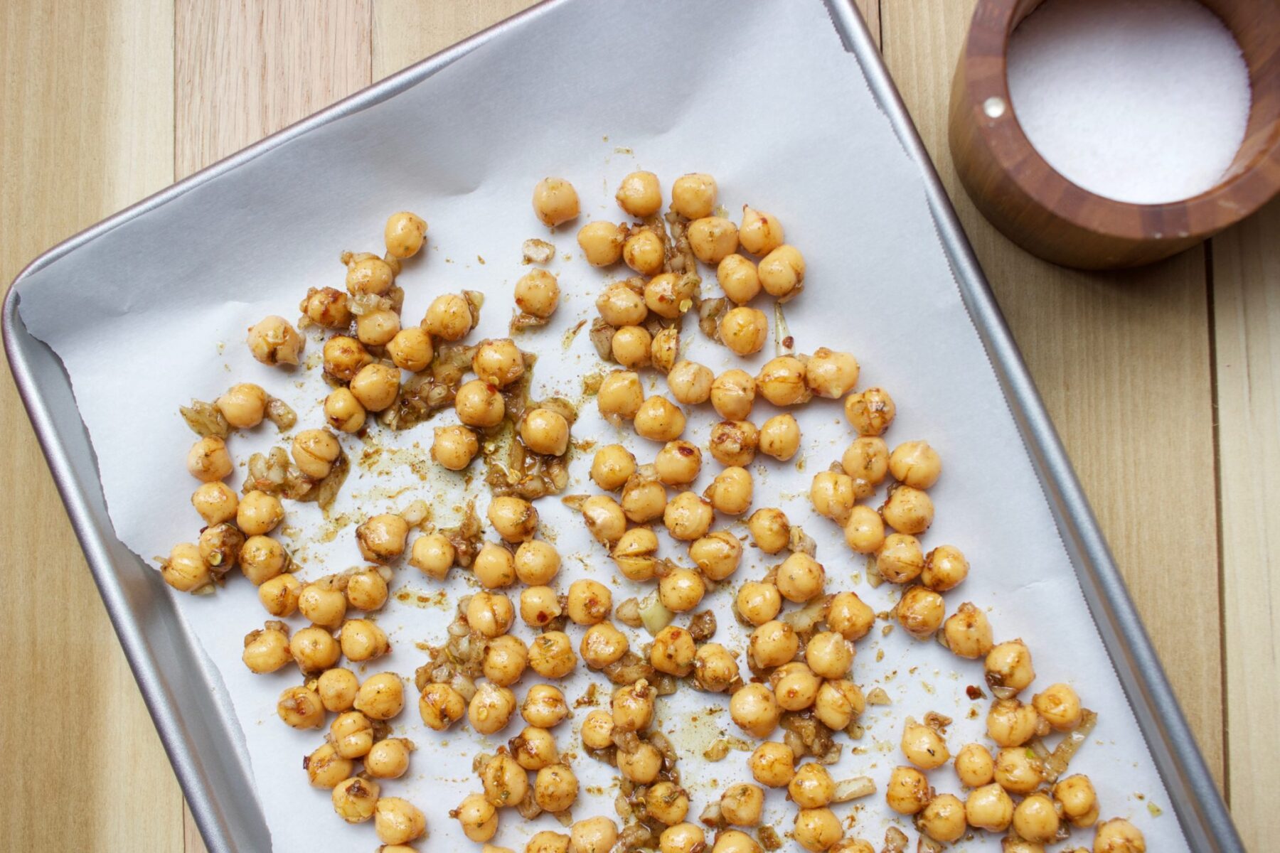 Roasting Chickpeas | The Chic Site 