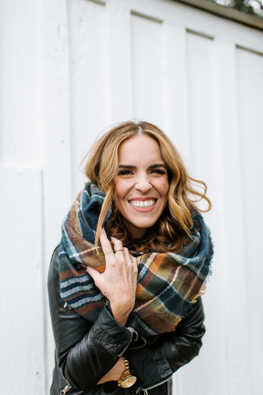 Rachel Hollis style, Rachel Hollis black leather jacket, Rachel Hollis style guide, how to wear a black leather jacket, black leather jacket style guide, fashion tips, fashion advice