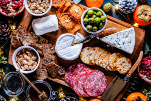 How to Create a Beautiful Charcuterie Board for the Holidays